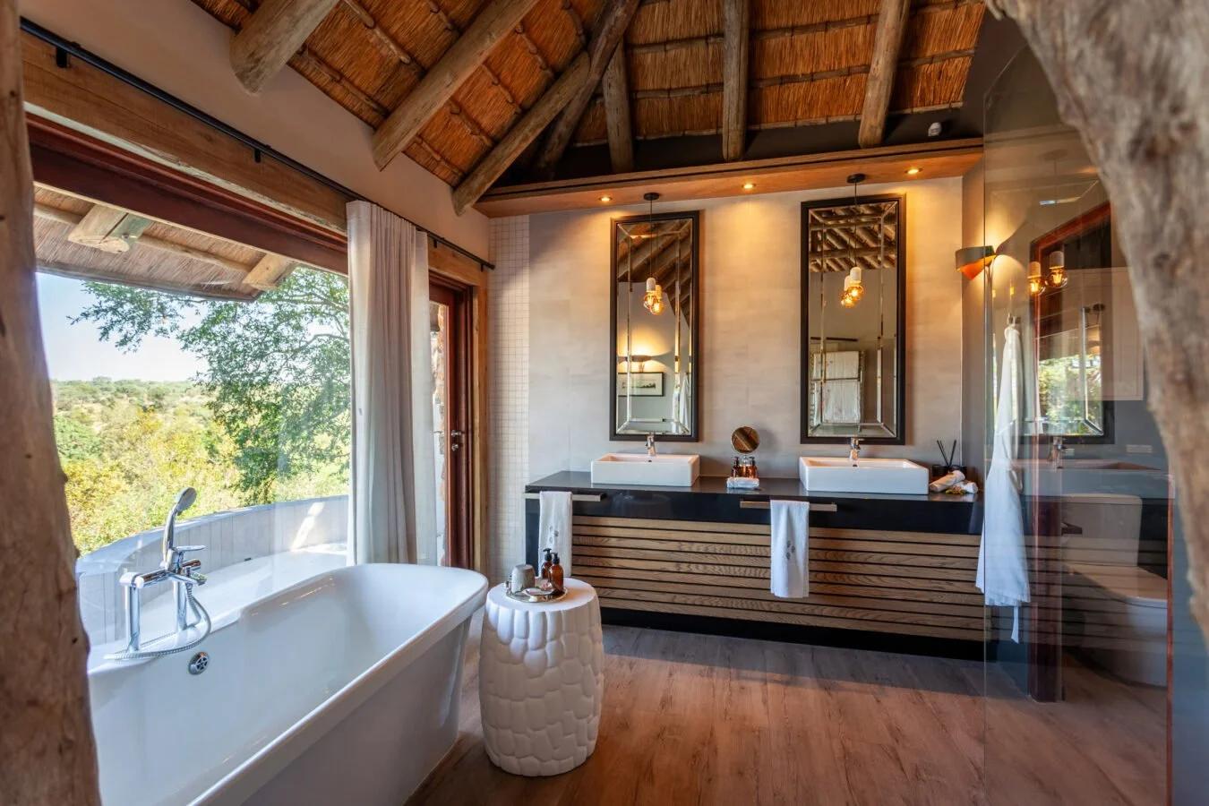 leopard-hills-mvr-2024-accommodation-suite-23-1350x900.jpg