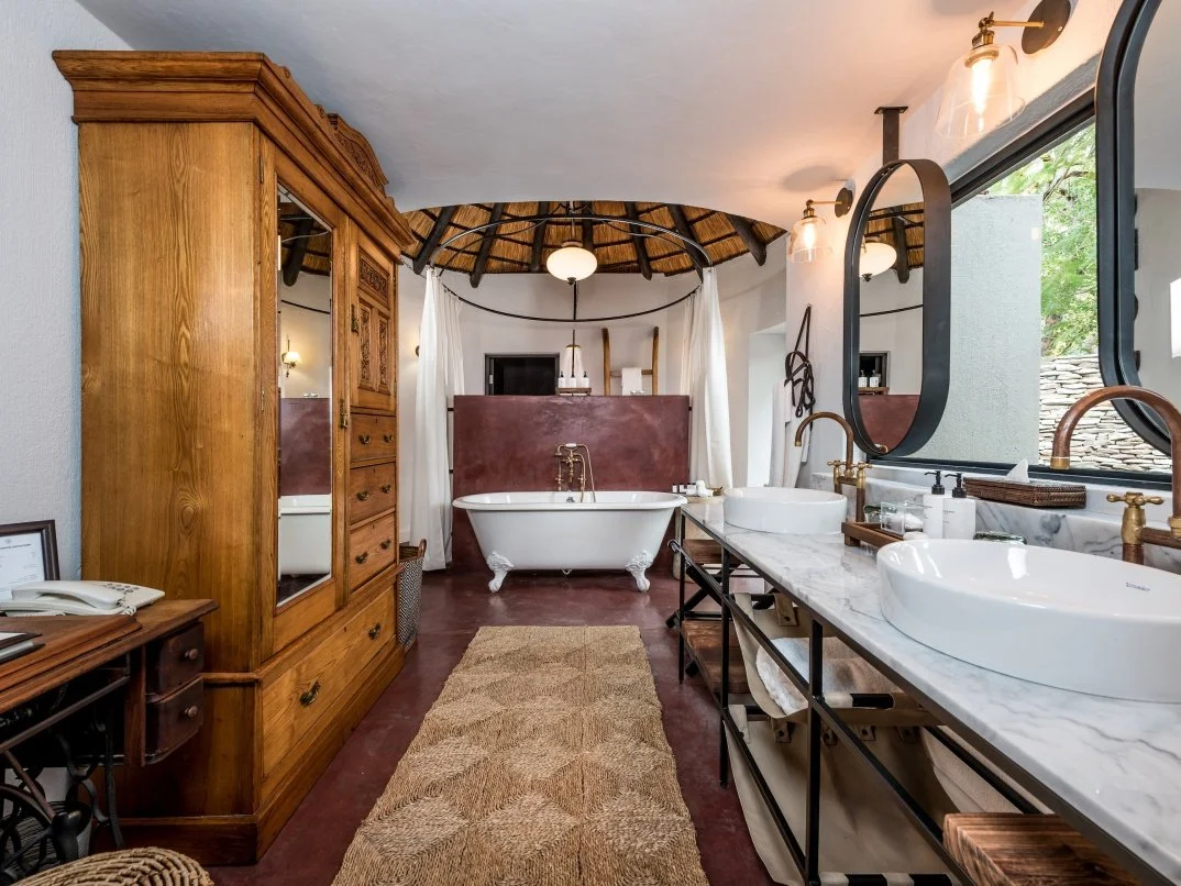 en-suite-bathroom-layout-selati-camp-luxury-suite.jpg