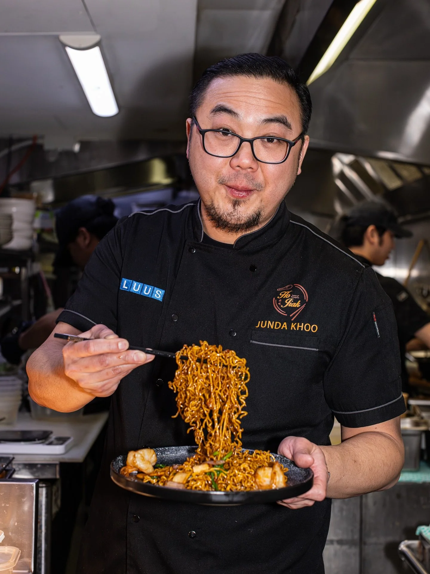 Australia’s top kitchens are making a future-friendly shift and trading gas for induction. It’s sustainable, clean, powerful and efficient.
Such a pleasure shooting the energy at @hojiak.townhall with brand ambassador @jundakhoo_hojiak,