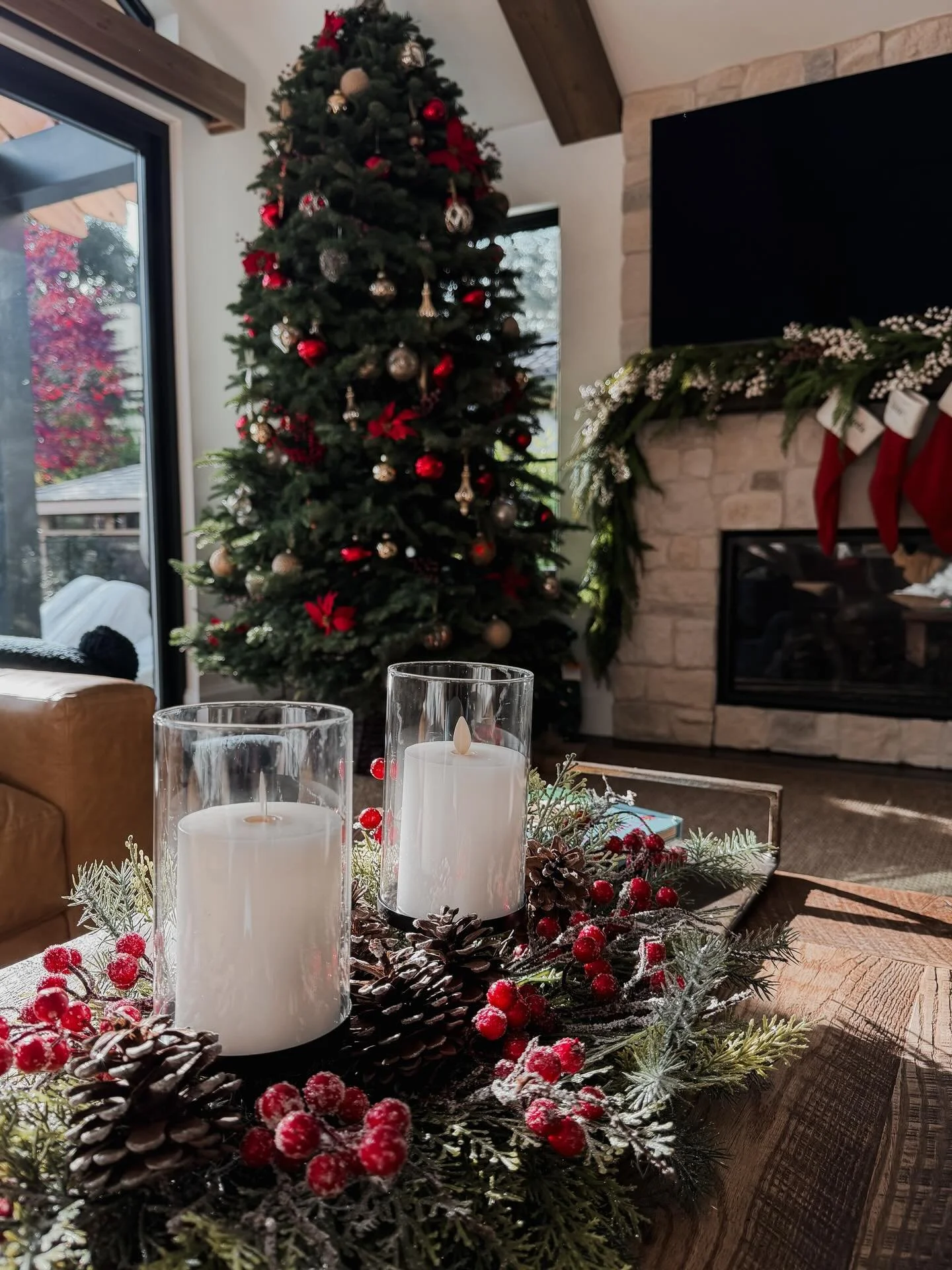 A moment for the holiday decor 🥰🎄

#southerlyinthecity #homefortheholidays