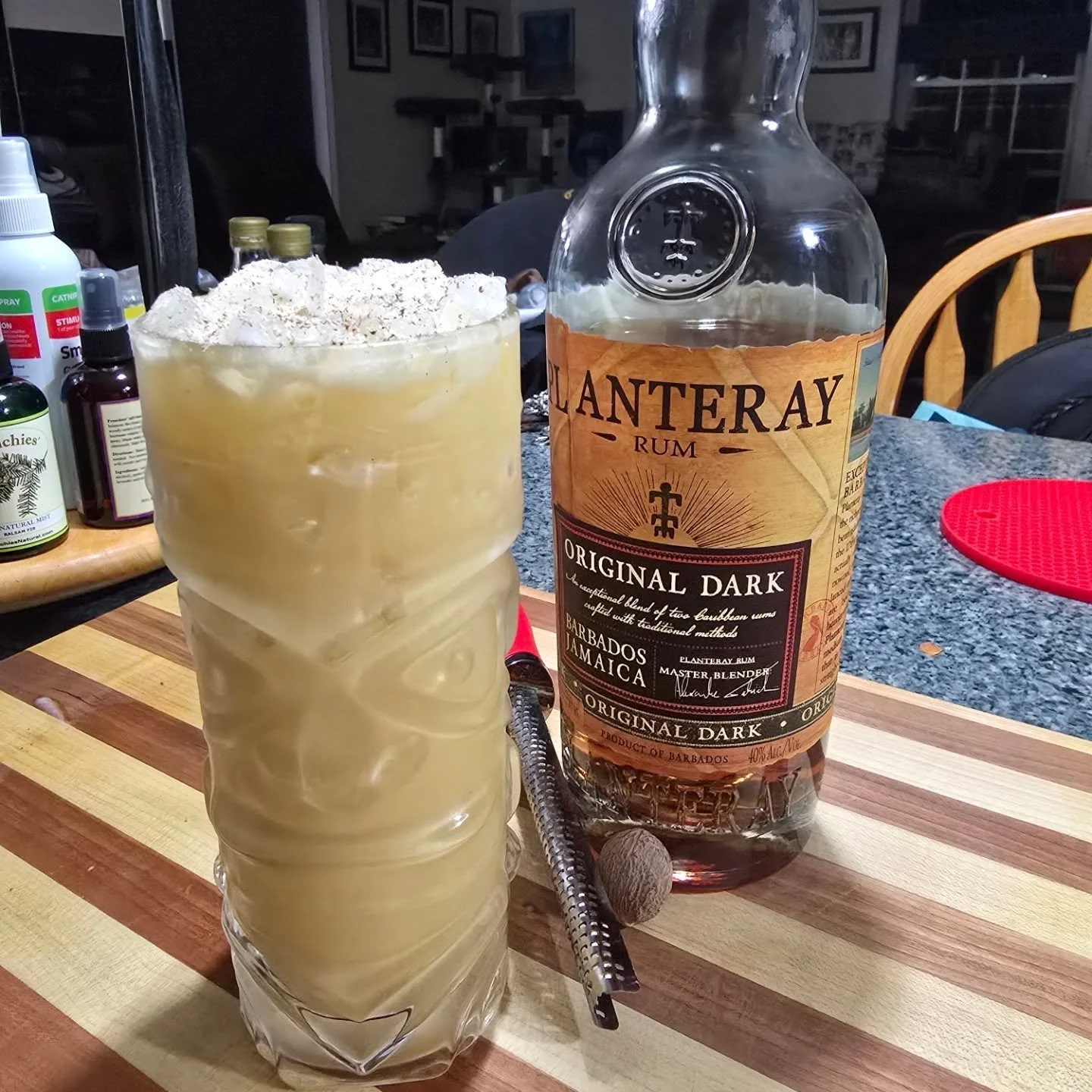 Planteray Pain Killer
1 oz Cream os Coconut
1 oz Orange Juice
4 oz Pineapple Juice
2 oz Planteray Original Dark
Fresh grated nutmeg
Mix all ingredients except nutmeg in Shaker tin
Shake with cracked Ice and agitator cube.
Strain into glass and fini