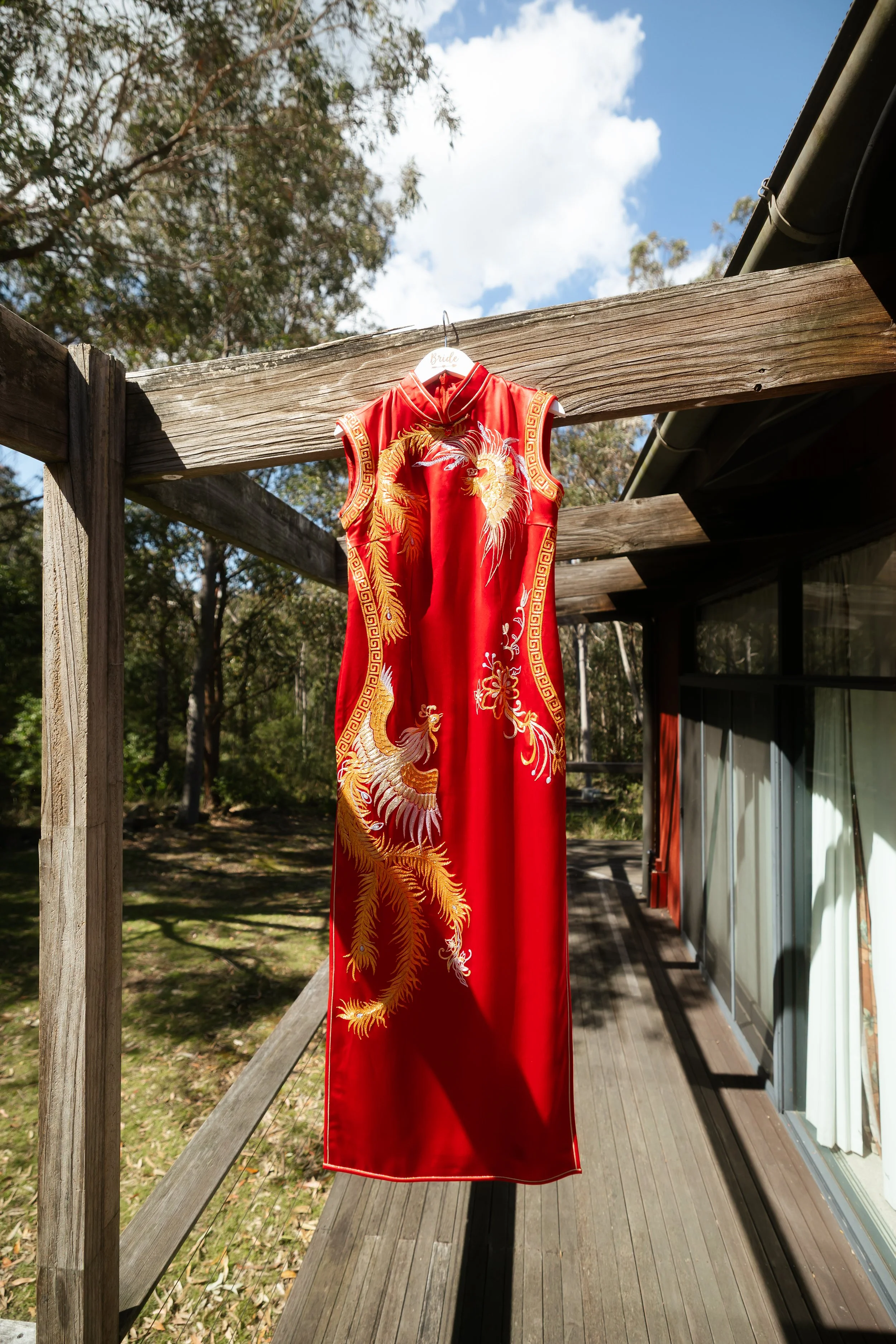 traditional Chinese dress for tea ceremony
