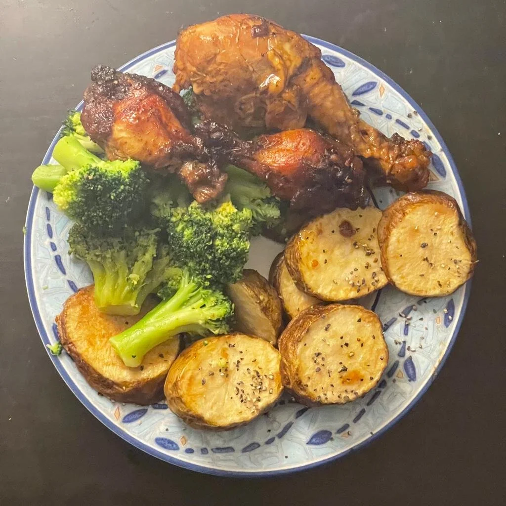BBQ CHICKEN, BROCCOLI AND POTATOES