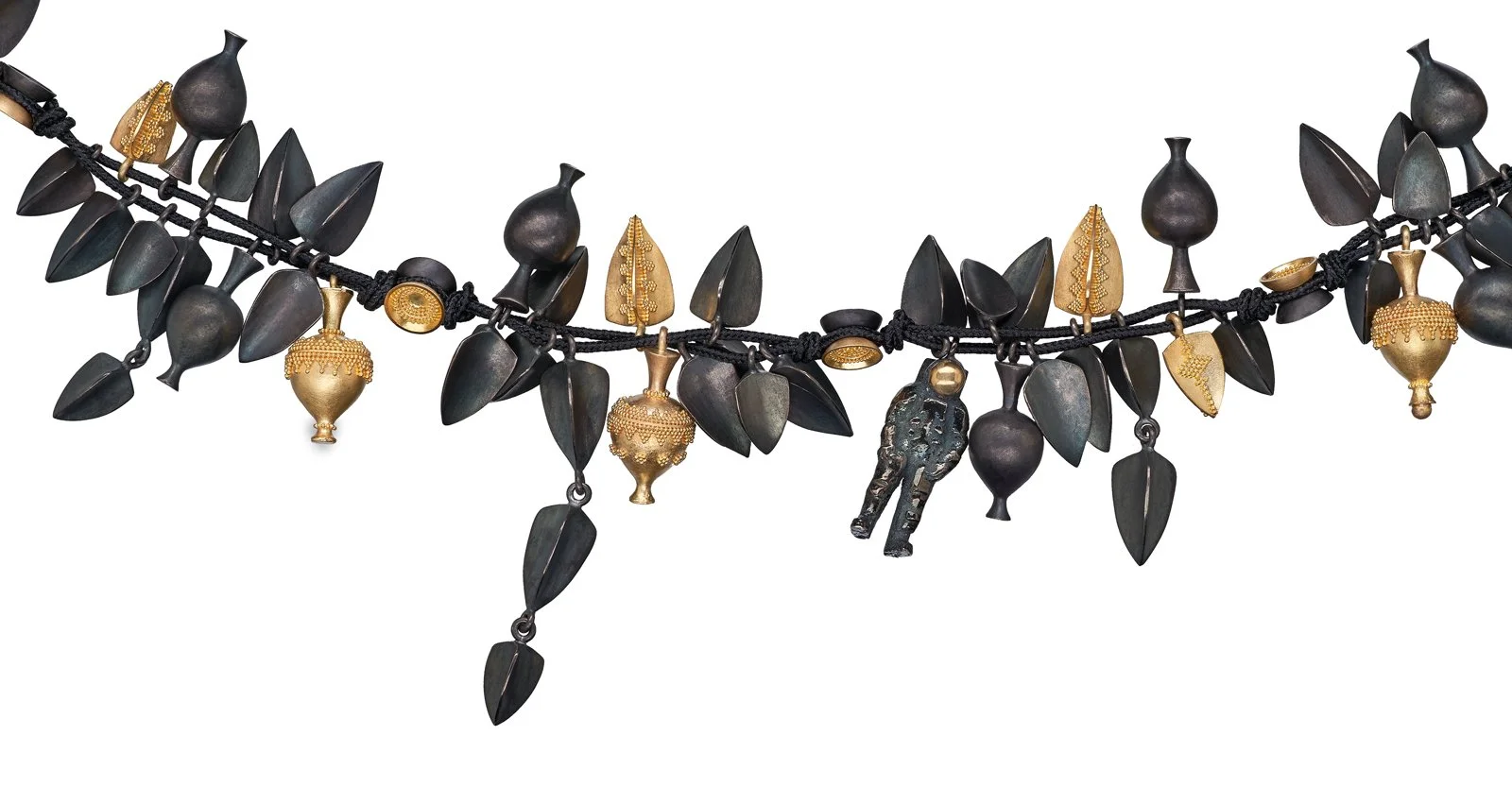 Third Millennium Revival Neclace. 900/- Gold, geschwärztes 925/- Silber