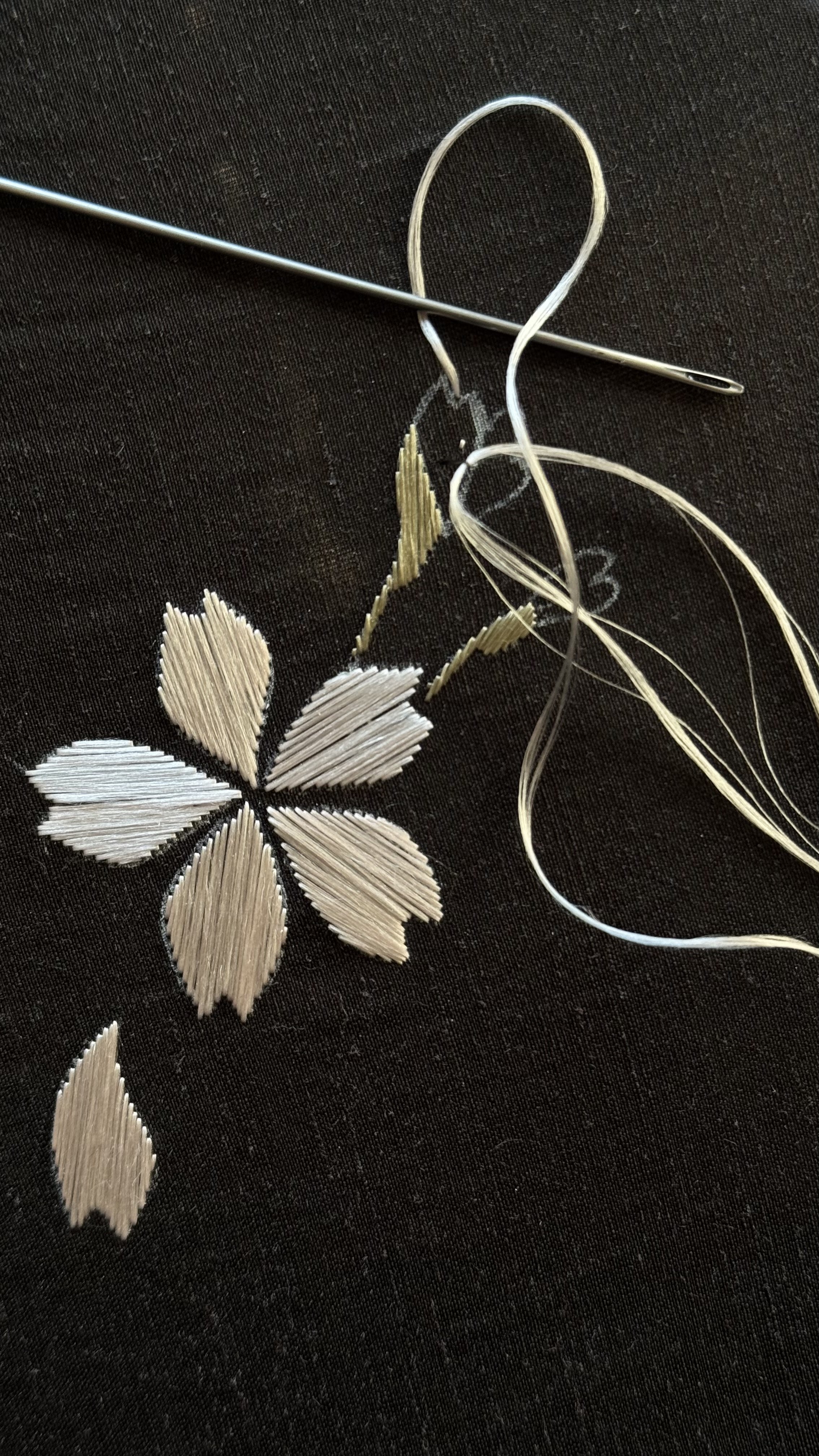 Japānas tradicionālā zīda izšūšana Nihon šišū