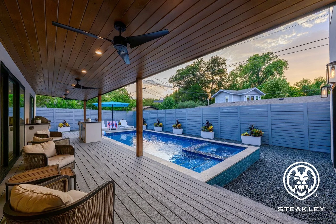 Modern living in the heart of 78704.
Tucked on a quiet cul-de-sac, 1003 Taffy Ct features open living with vaulted ceilings, a gourmet kitchen, and a first-floor primary suite with spa-like bath.

Private pool, covered patio, roof terrace, and a full