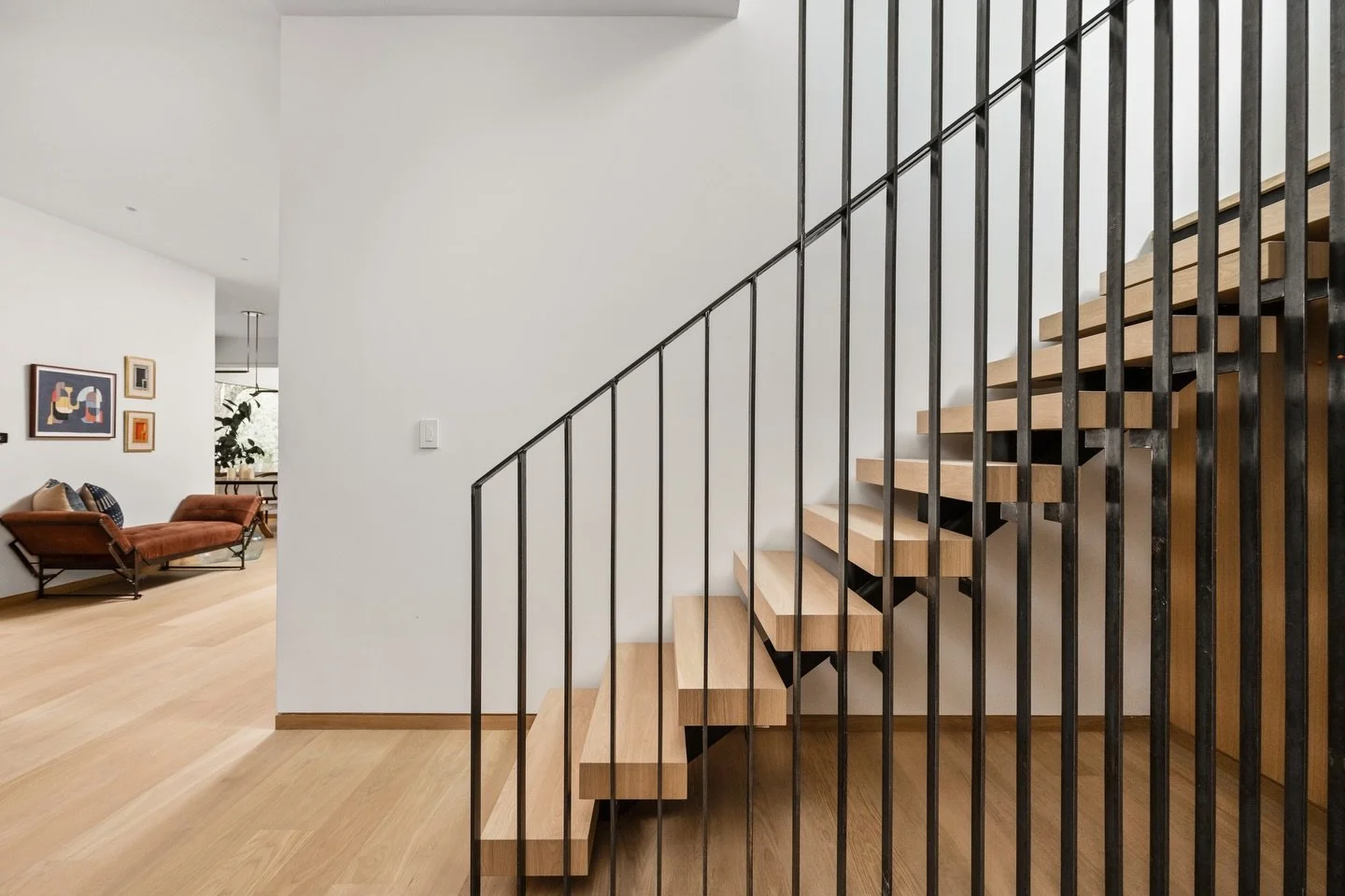 Off Market // Open House tomorrow on the ALN tour 10-12. Bring or send clients. Don&rsquo;t miss a chance to tour this beauty off of Stratford.

500 Lake Cliff | 4 BR &bull; 4 FB &bull; 2 HB &bull; 3 LIV 
Offered at 6,995,000

This modern retreat sit