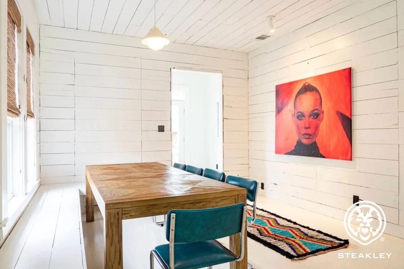$2,370,000 | 7 Beds | 5 Baths | 3,506 SF | .472 Acres

A rare Travis Heights opportunity featuring 2 homes and 3 total dwellings on nearly half an acre in one of Austin&rsquo;s most sought-after neighborhoods.

315 E Live Oak offers a charming Crafts