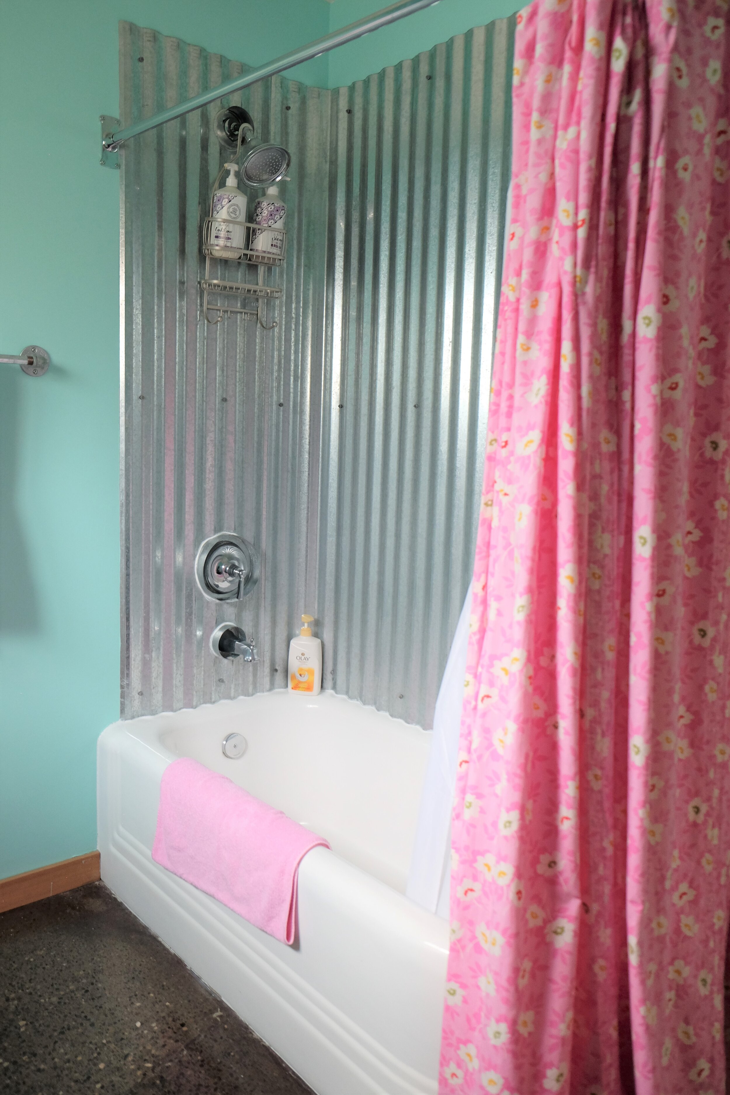bathroom 2.jpg