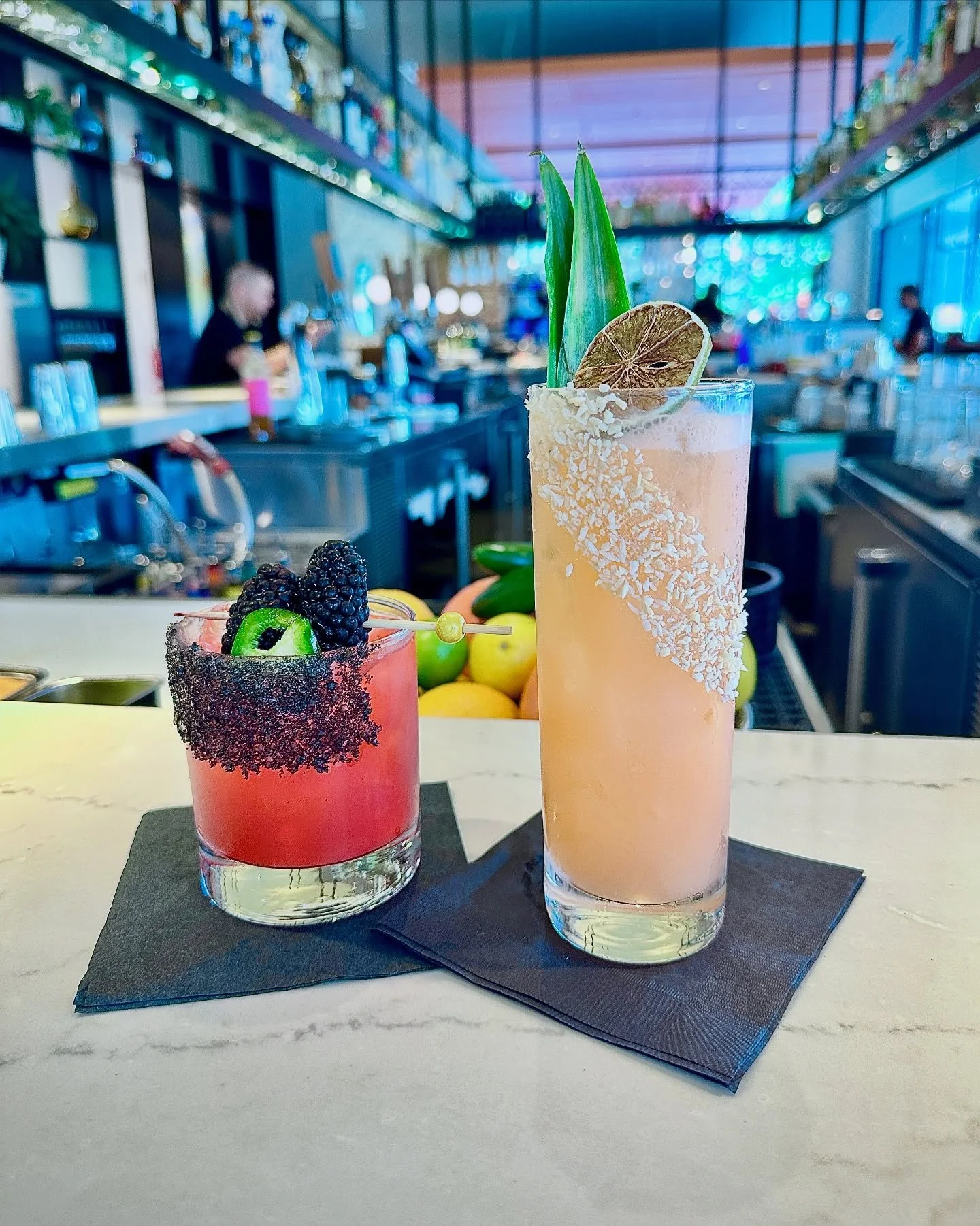 Looking for a happy hour spot in Lake Nona? Make sure to check out @chromalakenona. From 3-6 on Mondays-Fridays they have a menu of beautifully crafted cocktails and some delicious nibbles like sliders, nachos, and hummus. We enjoyed some signature c