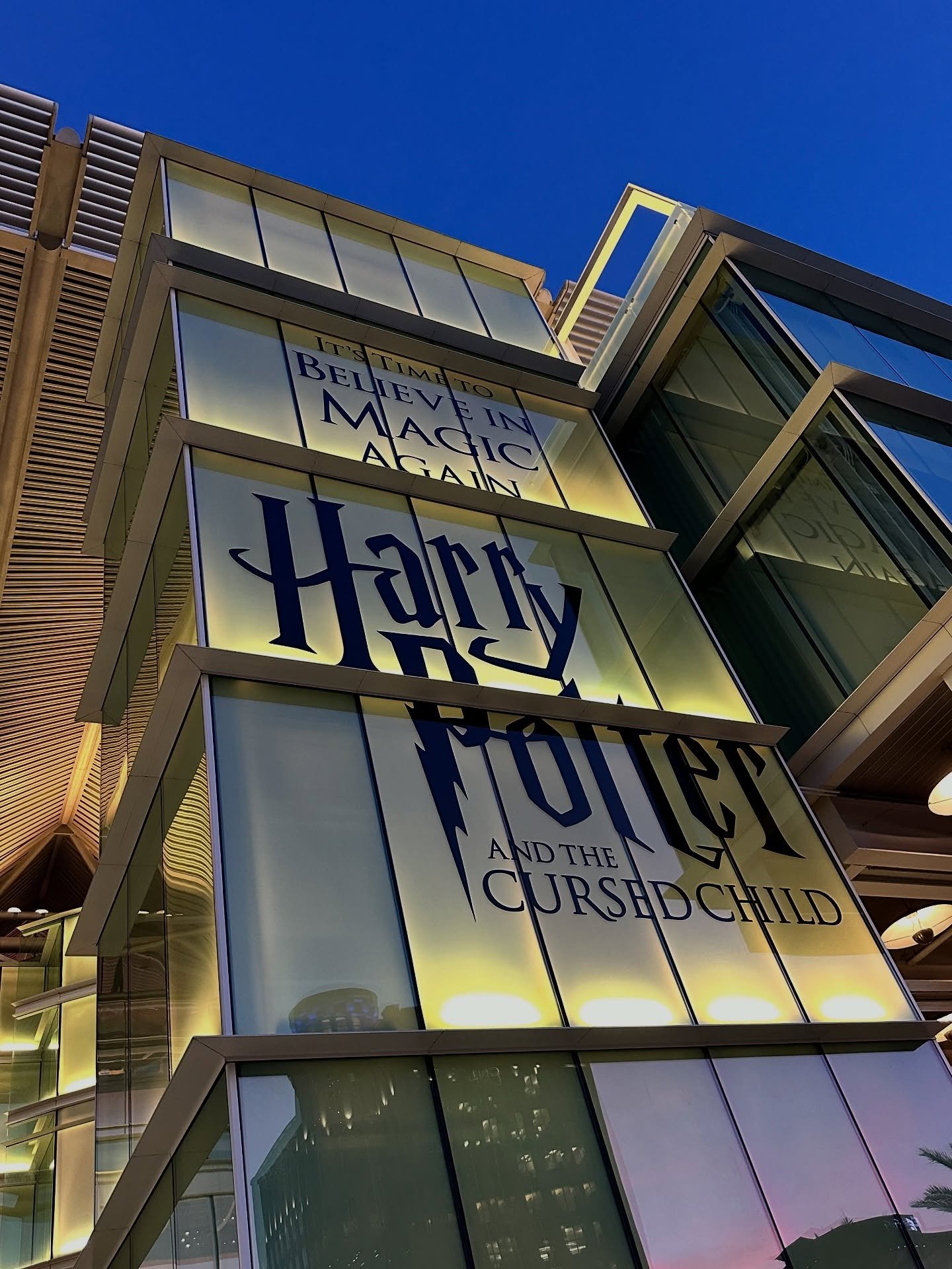 ✨Are you a Harry Potter fan? (Hosted) There is one week left to catch Harry Potter and the Cursed Child @drphillipsctr before it disappears! This six-time Tony Award winning play will run through 2/15 at the Walt Disney Theater. (PS you can save 10% 