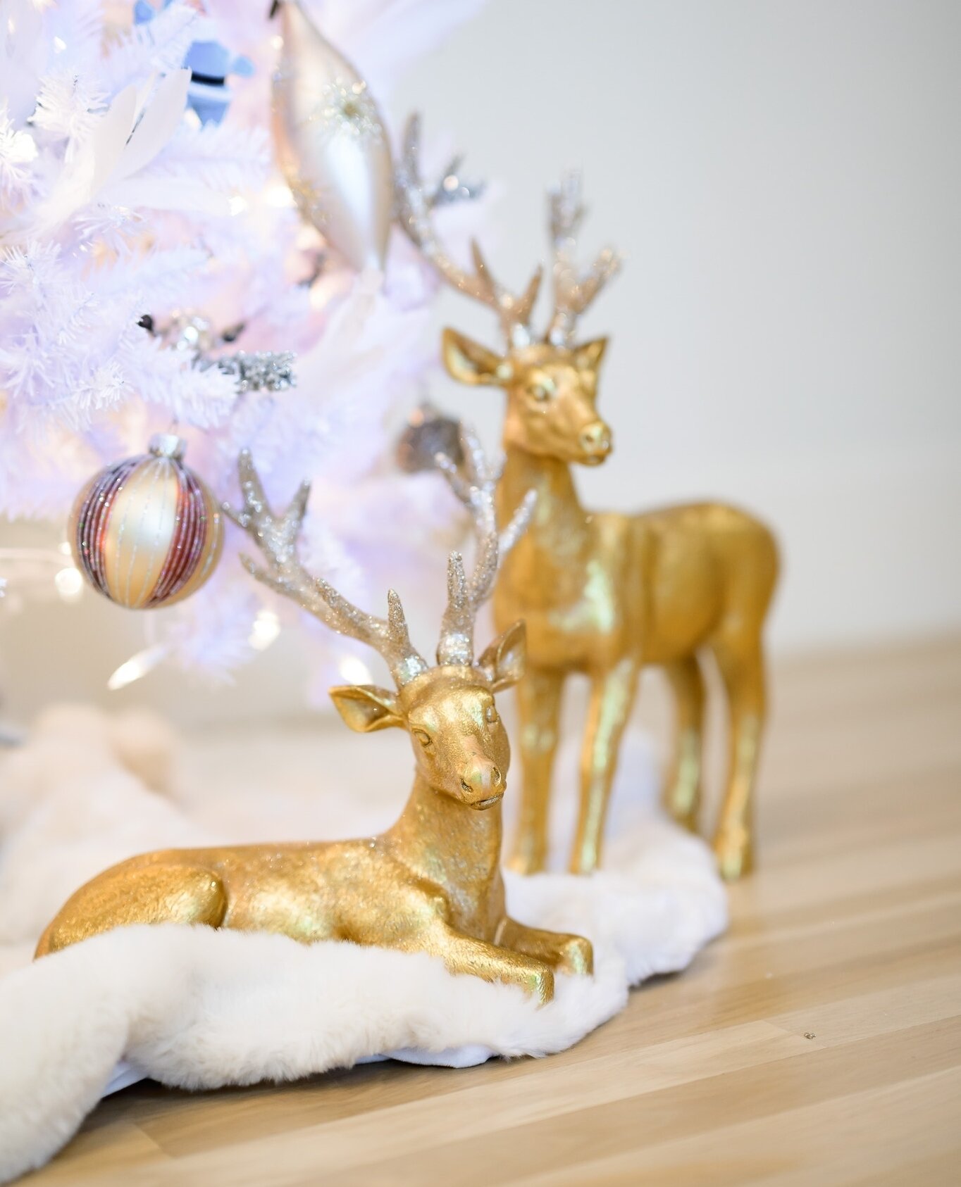 Oh DEER Christmas is near! Add some beautiful decor to your home with these stunning silver and gold deer.⁠
⁠
Tap the tag to shop. 🧡✨