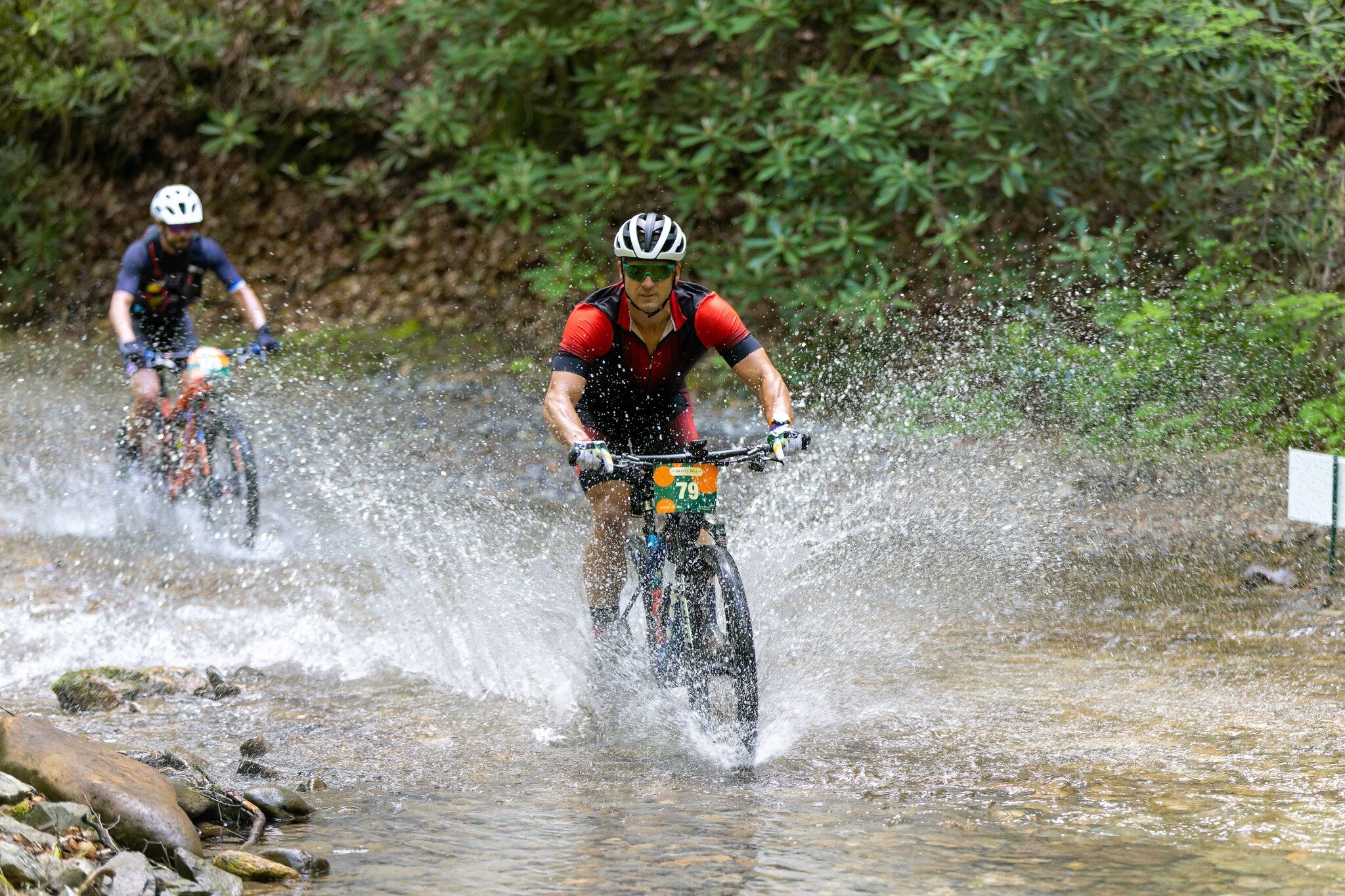 This has got to be an all time best capture of a creek splash. Look at that form! The height! The sheer breadth of it. 

Bravo dear rider, we're absolutely sure you're a pro at rock skipping too!

 #gravelroll #gravelride #gravelrace #gravelcycling #