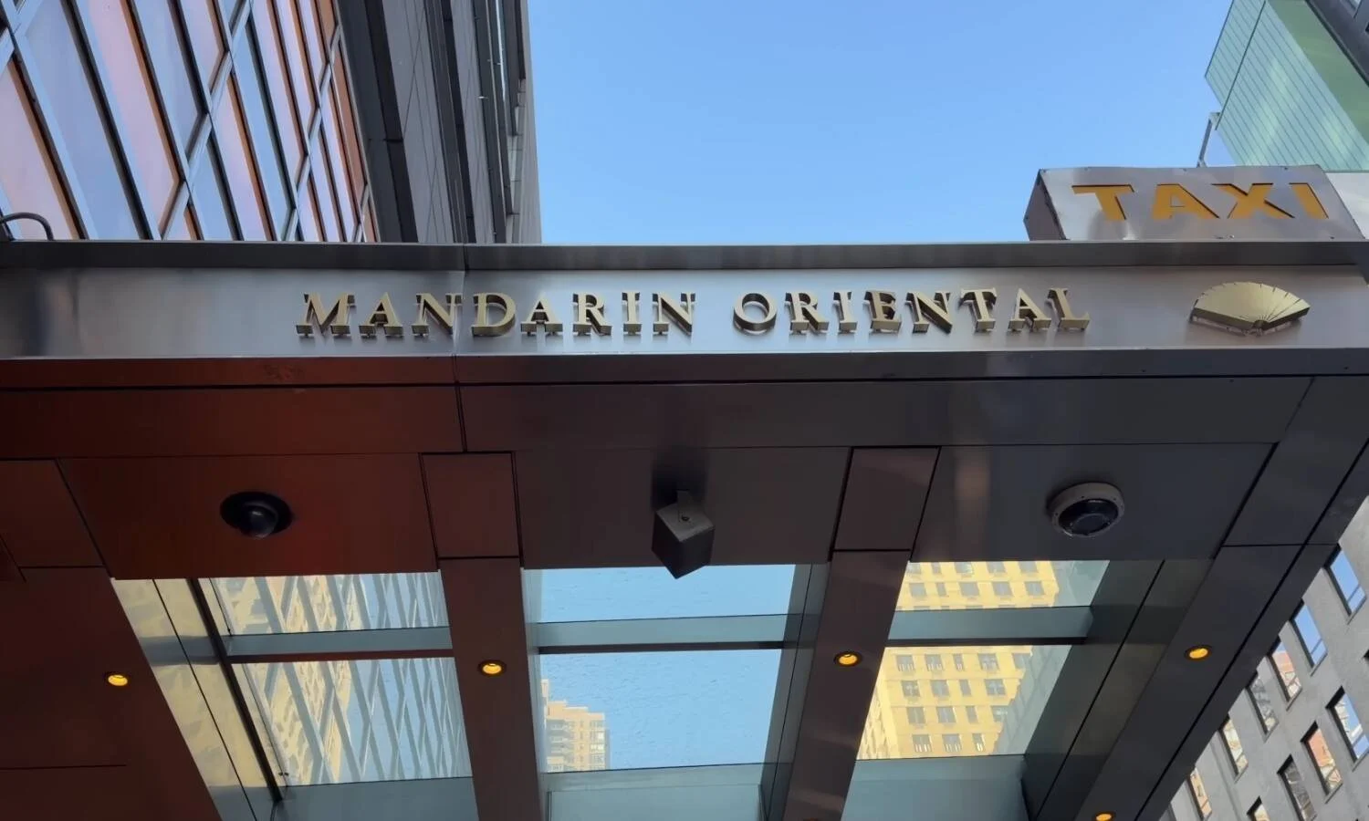 mandarin-oriental-new-york-entrance-signage