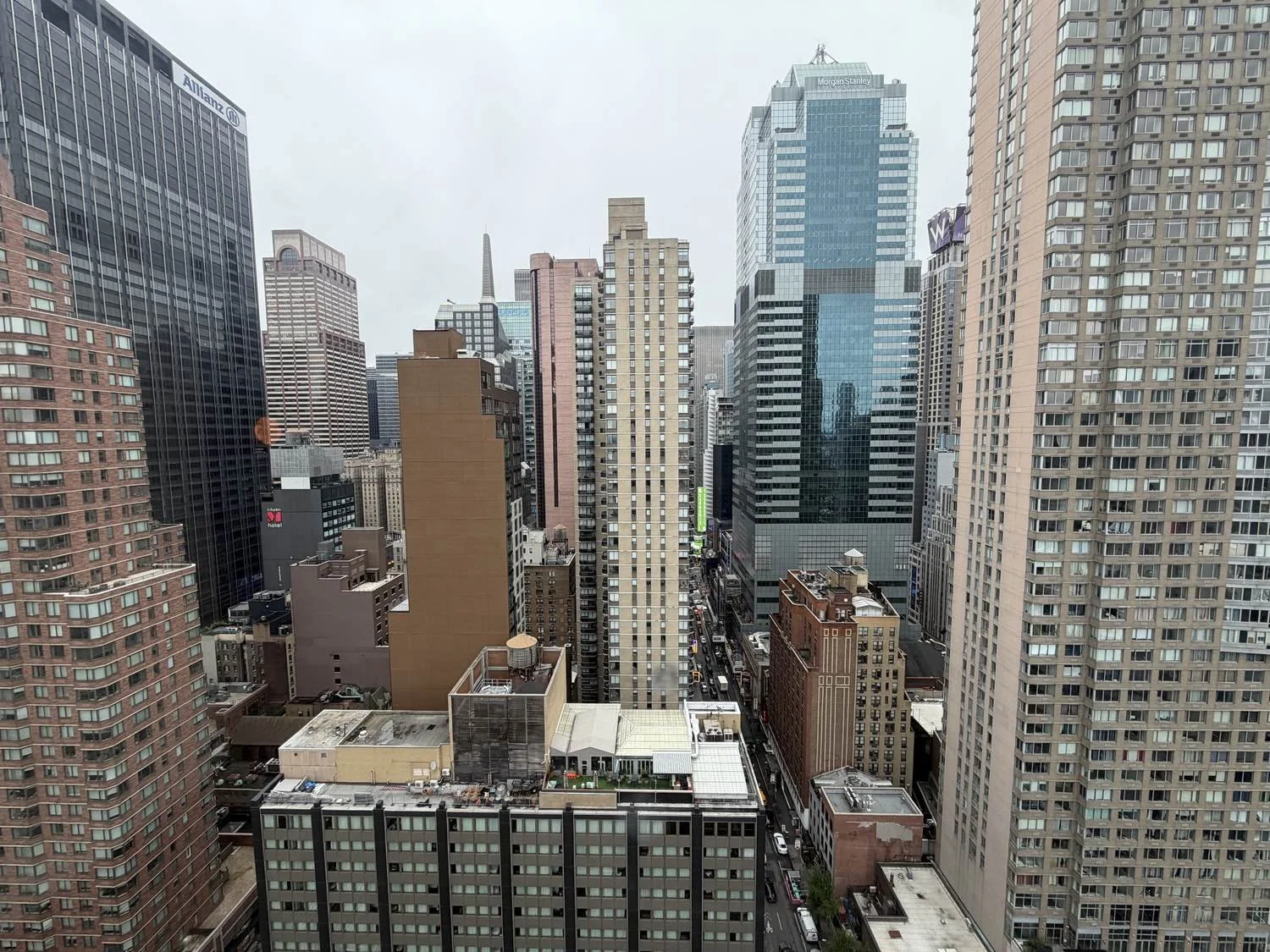 civilian-hotel-new-york-spacious-queen-room-skyline-window-view.jpg