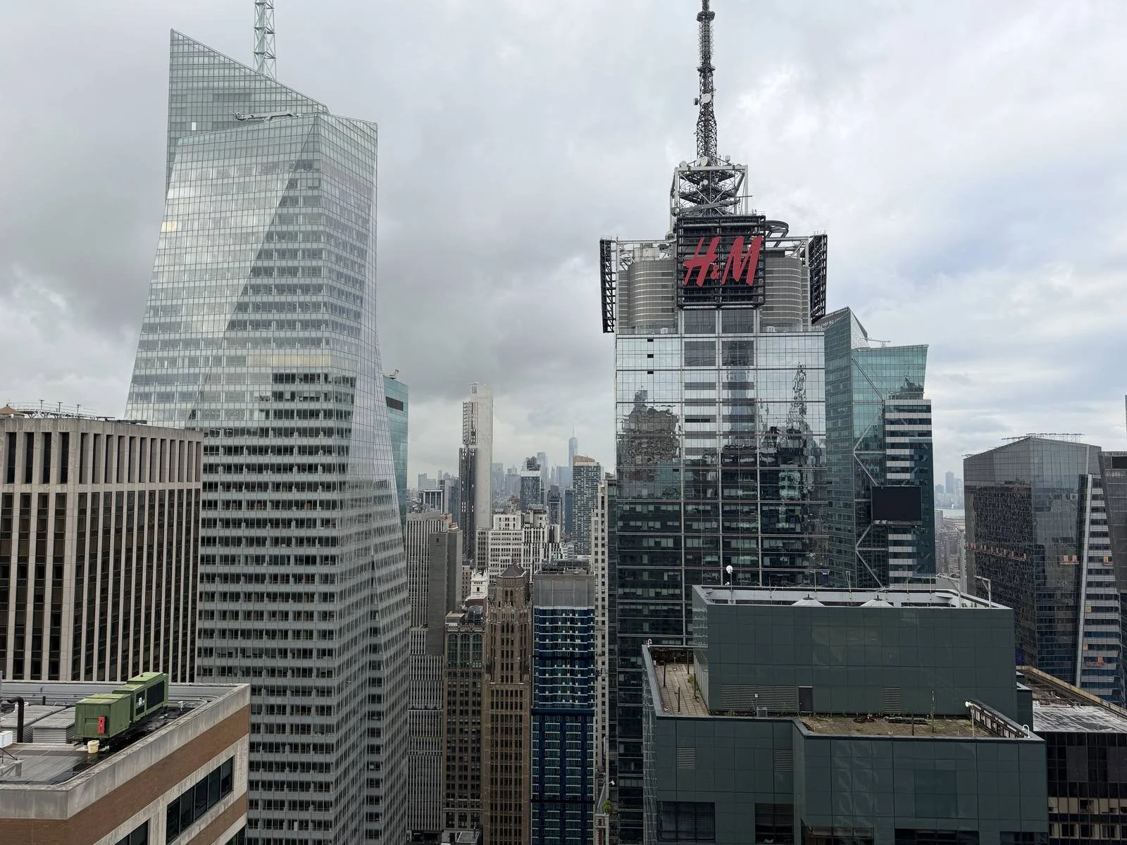 hyatt-centric-times-square-standard-suite-skyline-view-hm-tower.jpg