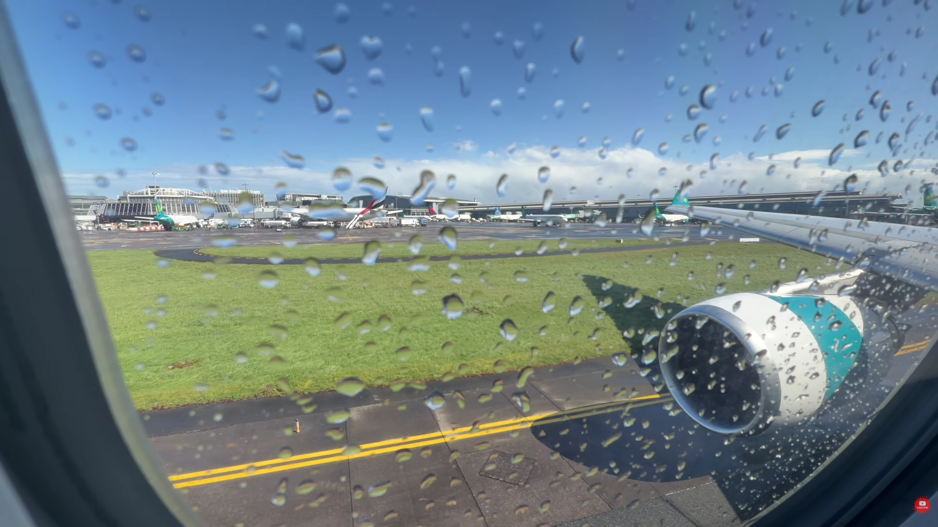 Aer Lingus A330-300 taxiing Dublin Airport