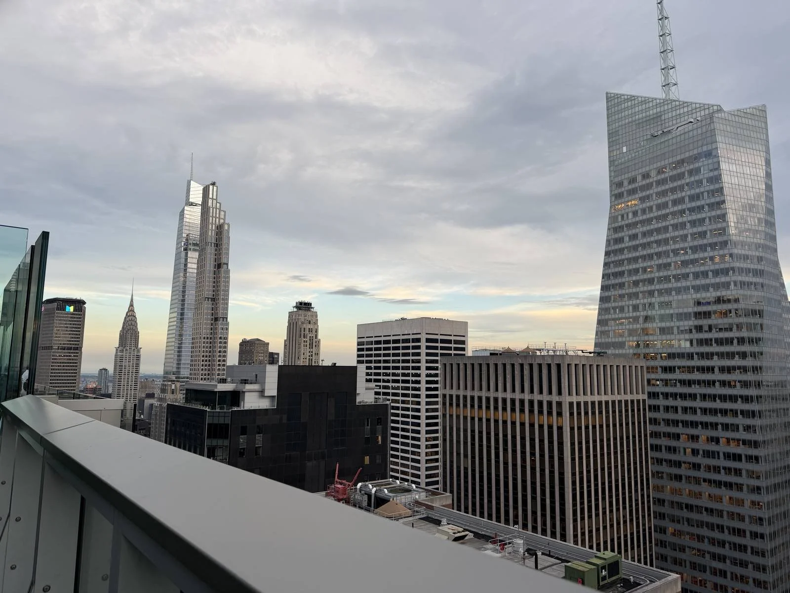 hyatt-centric-times-square-bar-fifty-four-skyline-view-chrysler-building-dusk.jpg