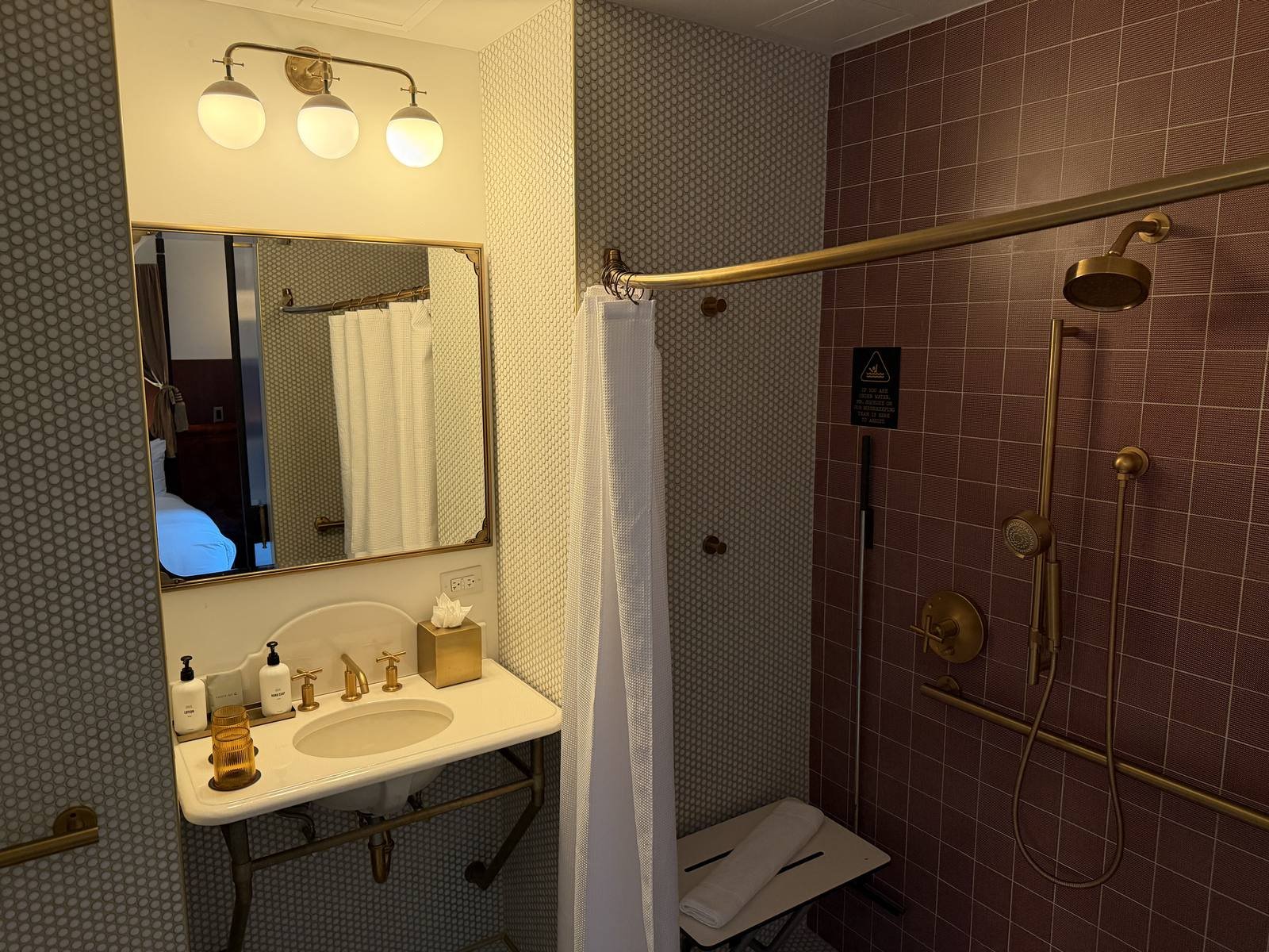 civilian-hotel-new-york-spacious-king-room-bathroom-vanity-shower-a