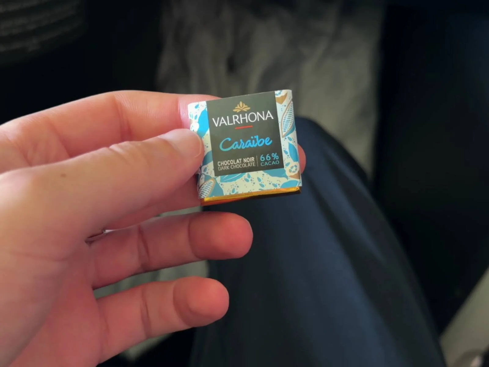 delta-one-a350-valrhona-caraibe-dark-chocolate