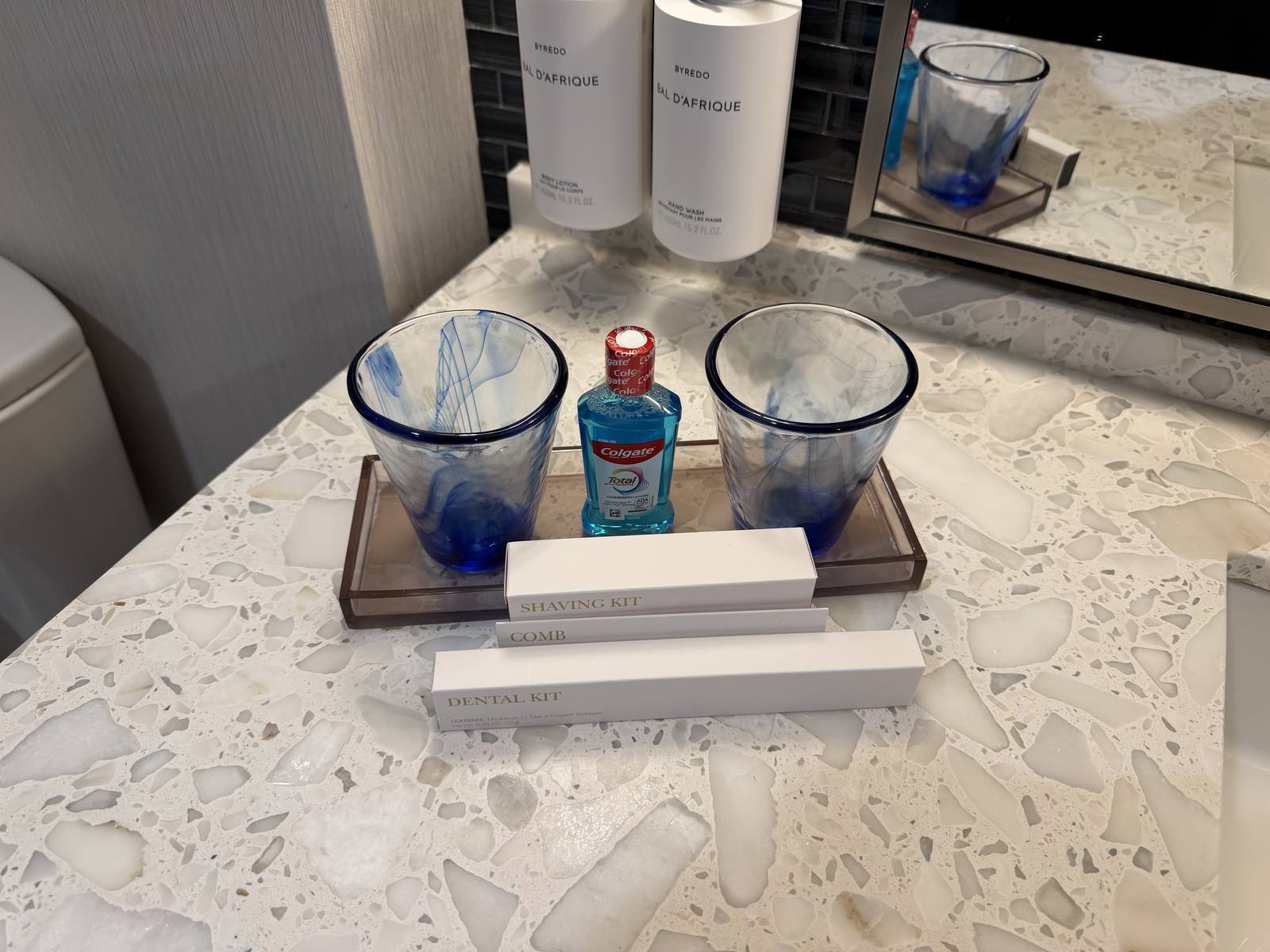 intercontinental-new-york-times-square-king-premium-corner-bathroom-amenity-kit-toiletries