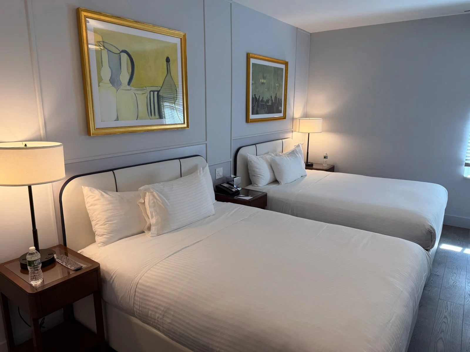 hotel-belleclaire-new-york-deluxe-two-queen-bedroom-headboard-view.