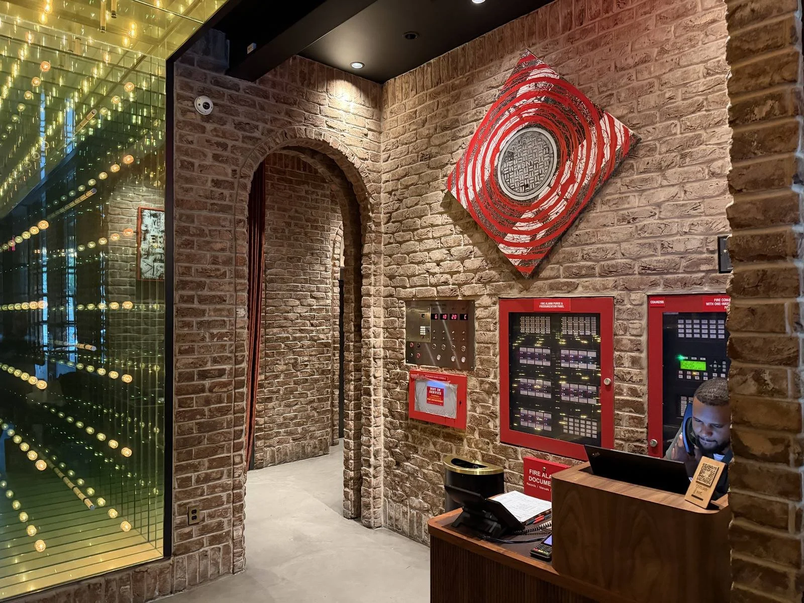 civilian-hotel-new-york-reception-desk-area