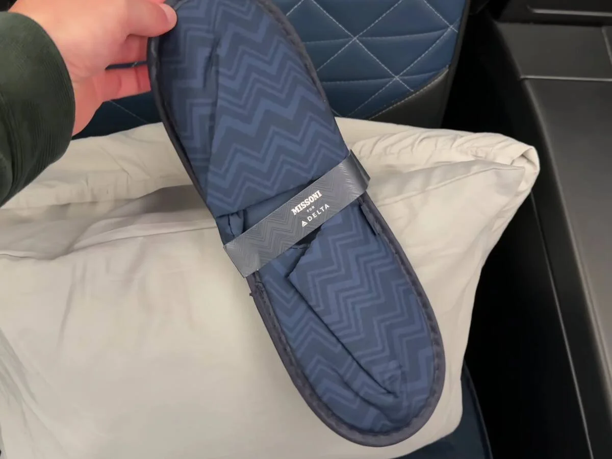 delta-one-a350-900-business class-slippers
