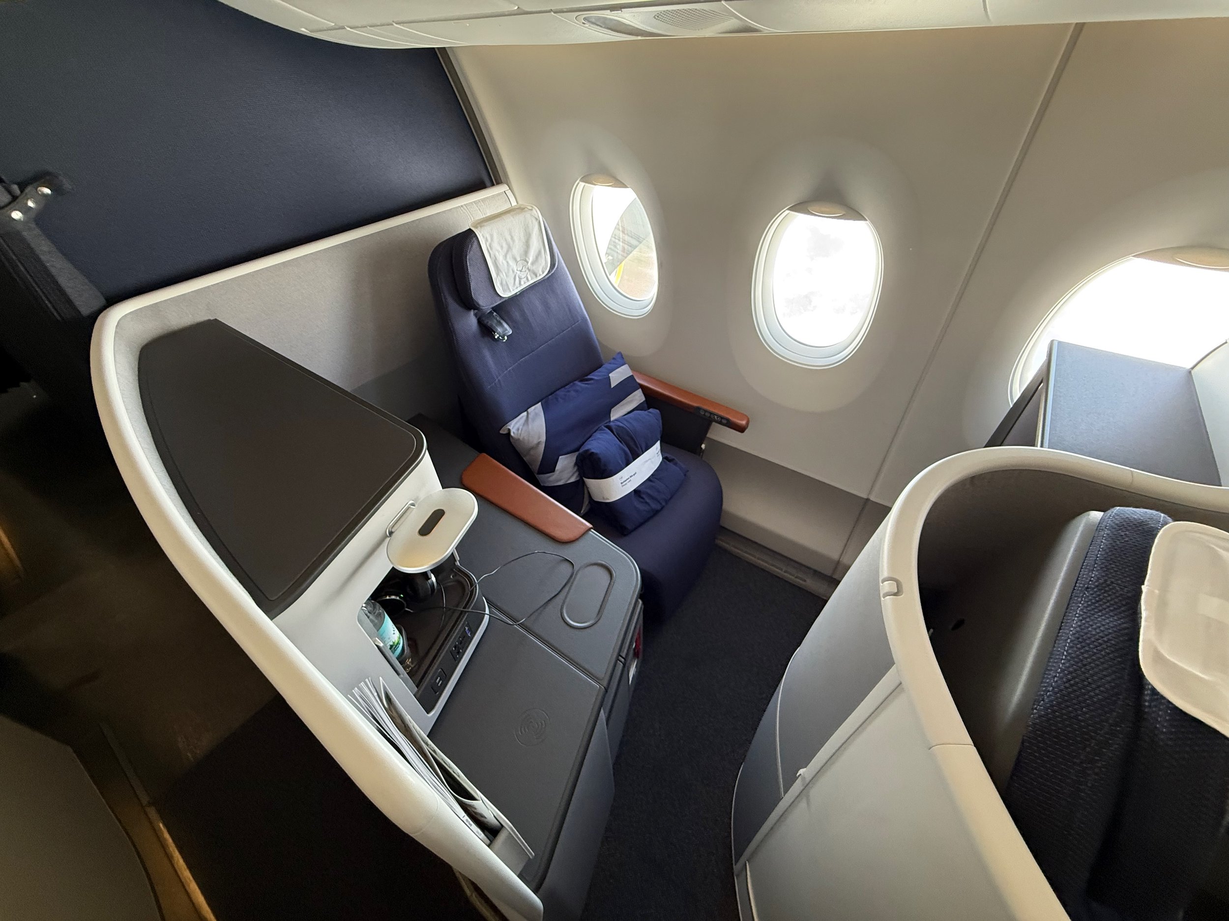 Lufthansa Allegris Business Class (A350-900 from Munich - Bangalore)