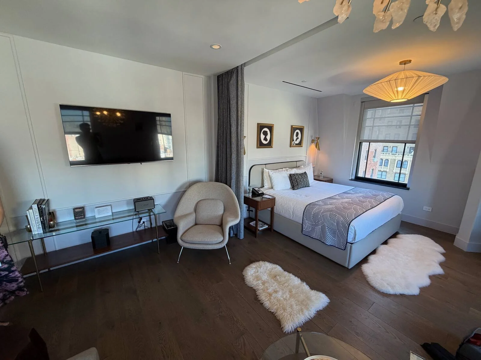 hotel-belleclaire-new-york-hudson-loft-bedroom-area-b