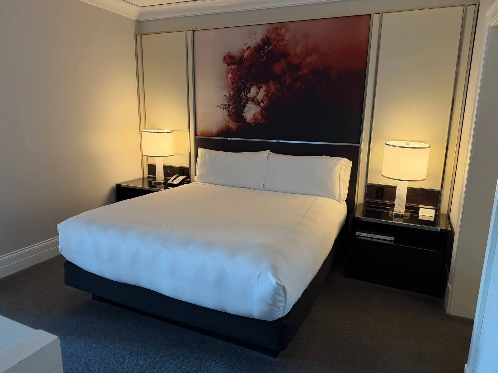 waldorf-astoria-chicago-junior-suite-bedroom-king-bed.jpg