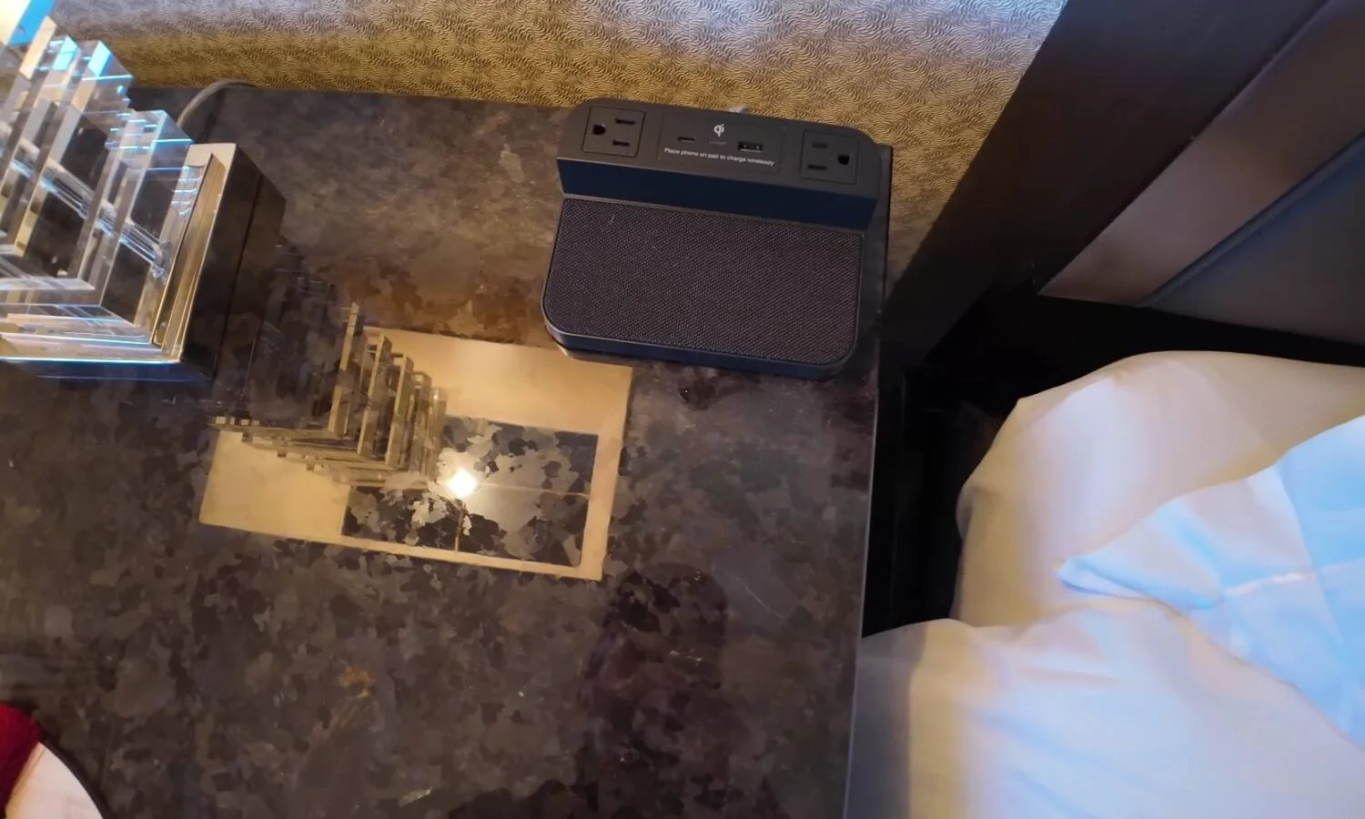 mandarin-oriental-new-york-premier-central-park-view-room-nightstand-charging-station