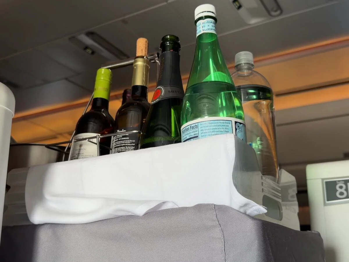 delta-one-a350-900-beverage-cart