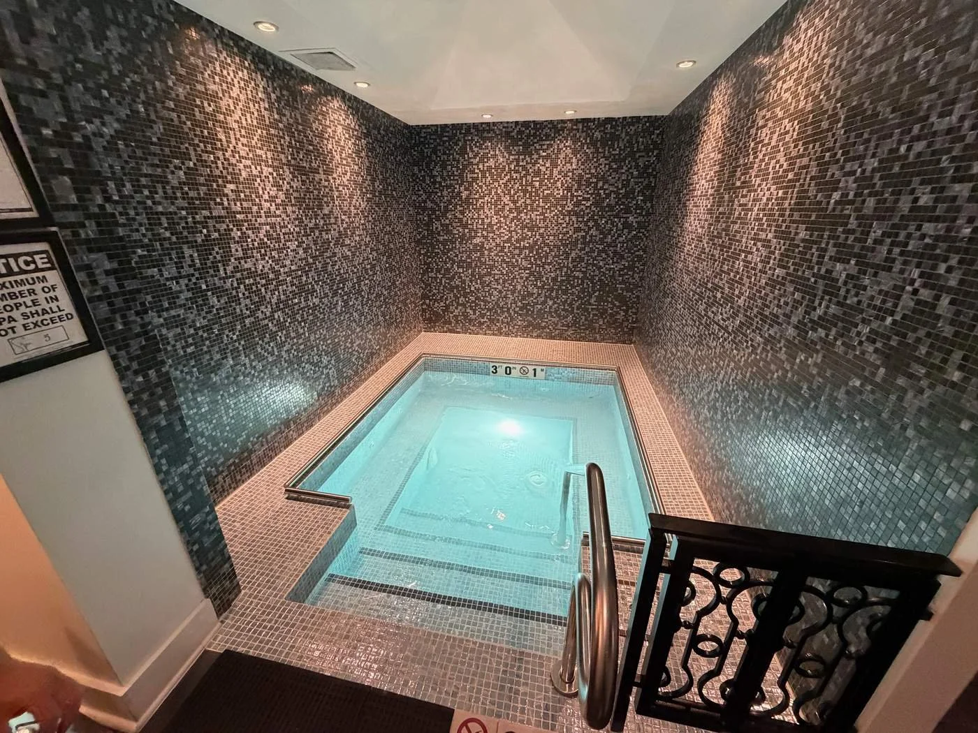 waldorf-astoria-chicago-spa-whirlpool-tub-mosaic-tile.jpg