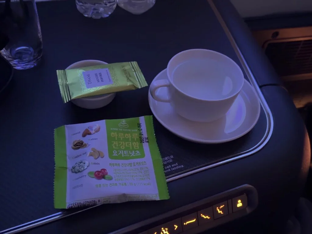 korean-air-business-class-tea-tisane-snack-tray.jpg