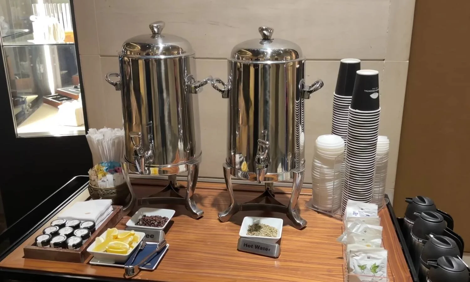 mandarin-oriental-new-york-lobby-coffee-tea-station