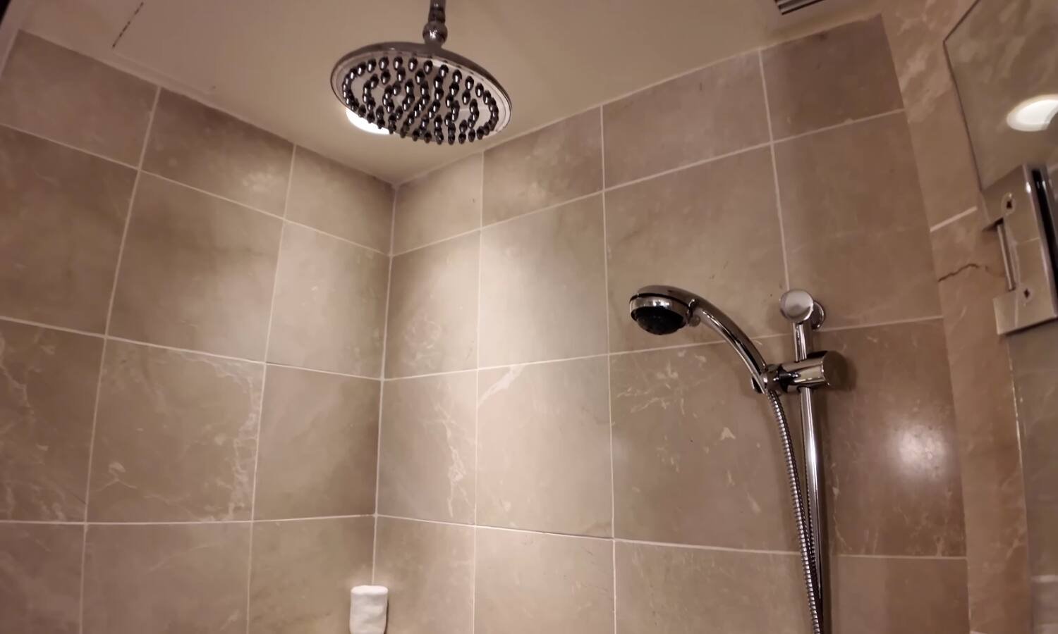 mandarin-oriental-new-york-premier-central-park-view-room-shower-rainfall-head