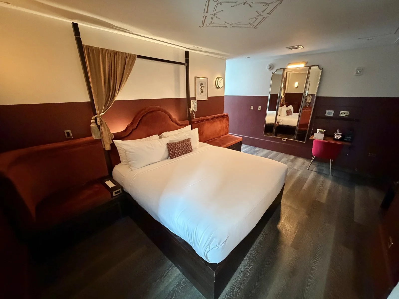 civilian-hotel-new-york-spacious-king-room-overview-wide-b