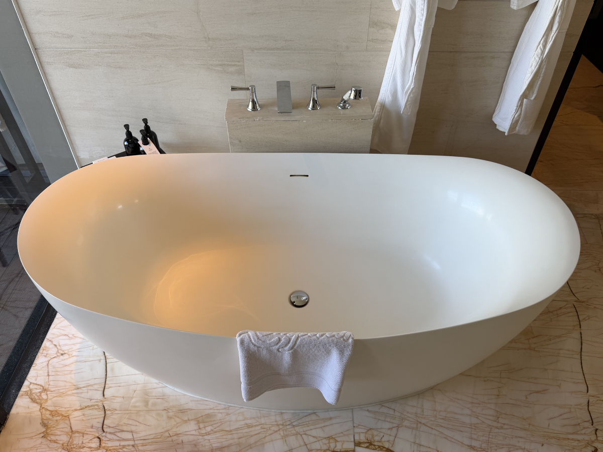 The Apurva Kempinski Bali bathtub