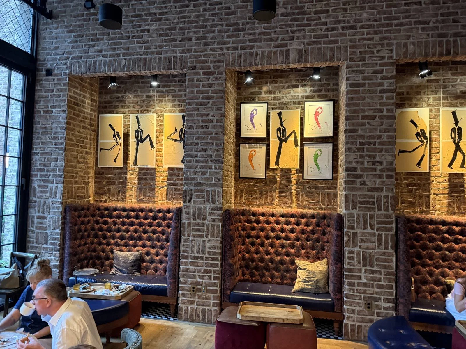 civilian-hotel-new-york-rosevale-kitchen-dining-room-banquette-seating