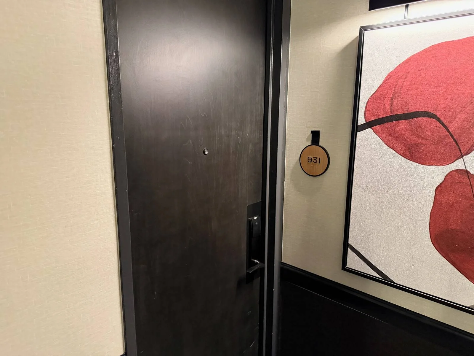 kimpton-theta-new-york-corner-king-room-door-931