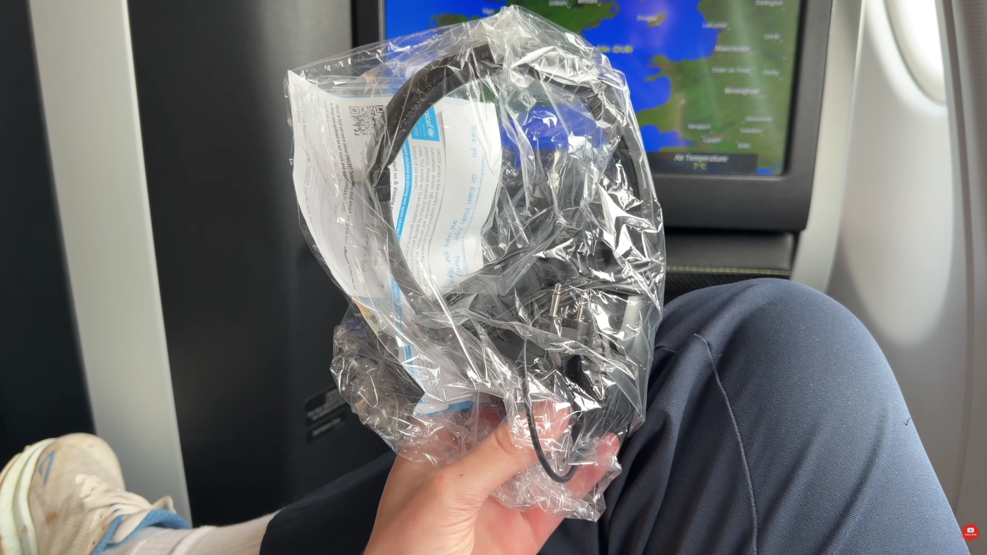 Aer Lingus A330-300 business class headphone