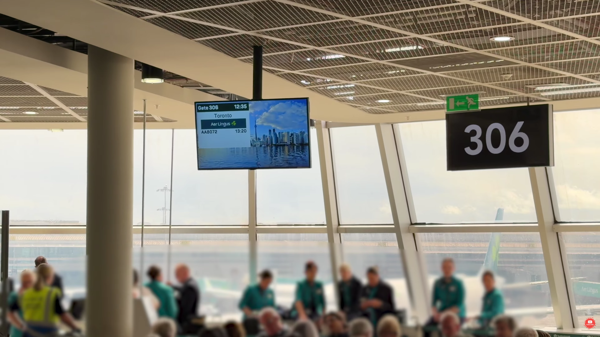 Aer Lingus departure gate at Dublin Airport
