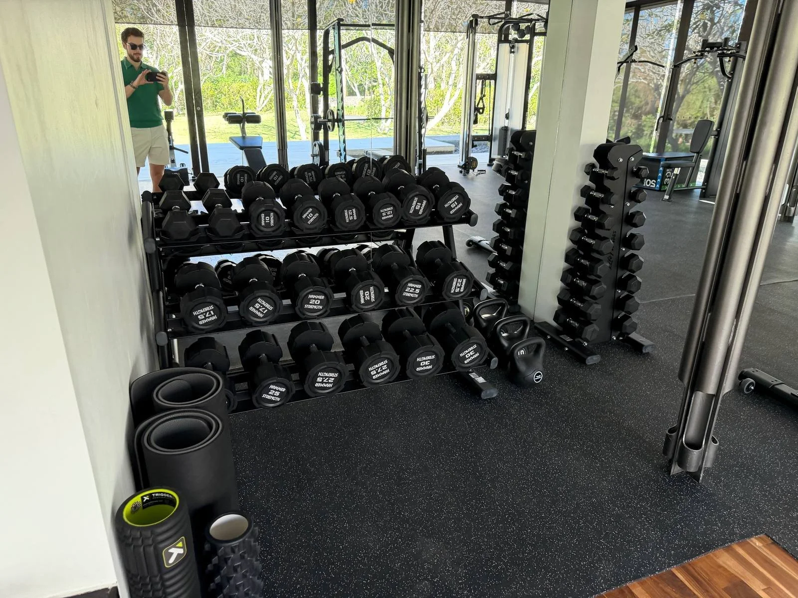 alila-villas-uluwatu-gym-dumbbell-rack-kettlebells