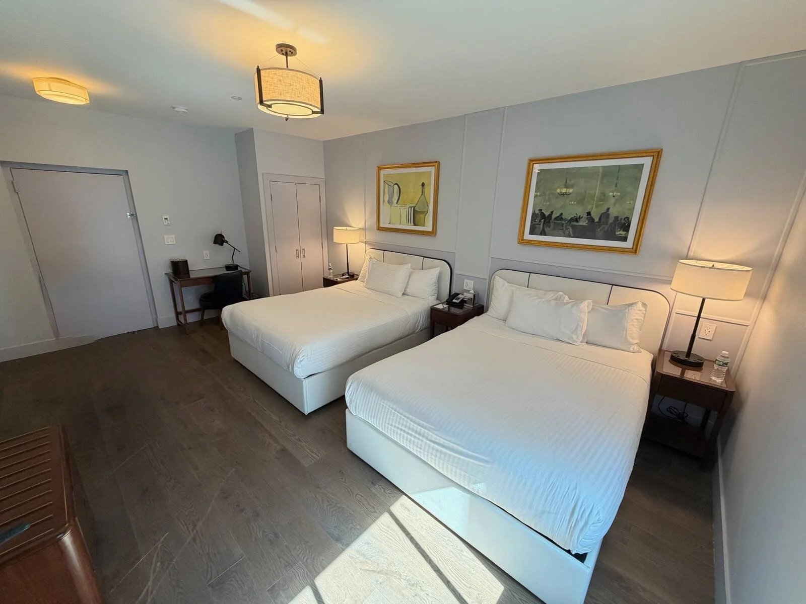 hotel-belleclaire-new-york-deluxe-two-queen-bedroom-overview
