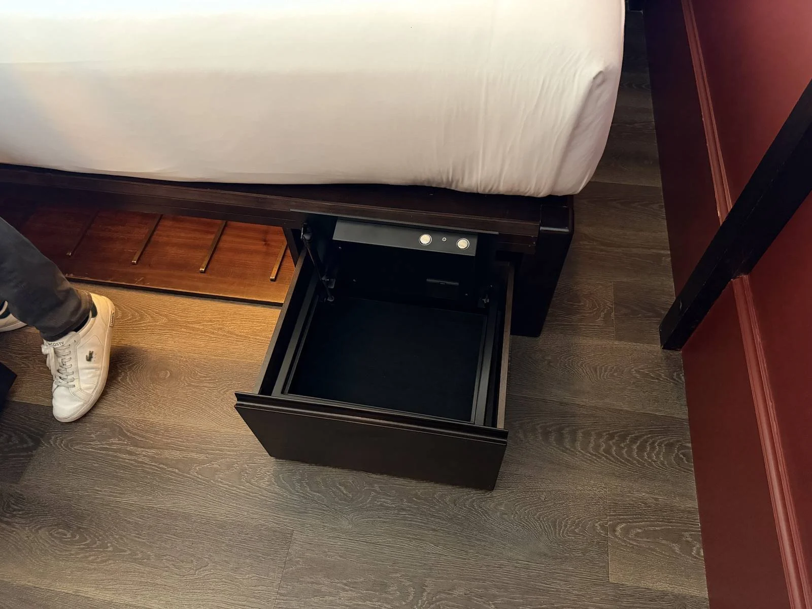 civilian-hotel-new-york-cozy-queen-room-bed-platform-storage-drawer