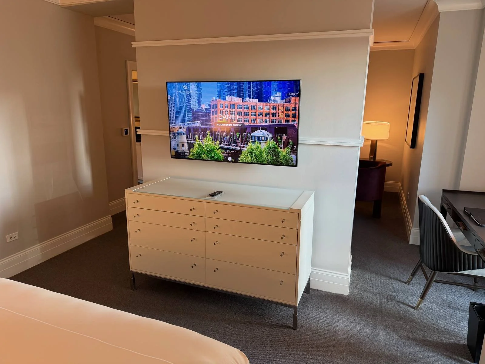 waldorf-astoria-chicago-junior-suite-tv-welcome-screen.jpg