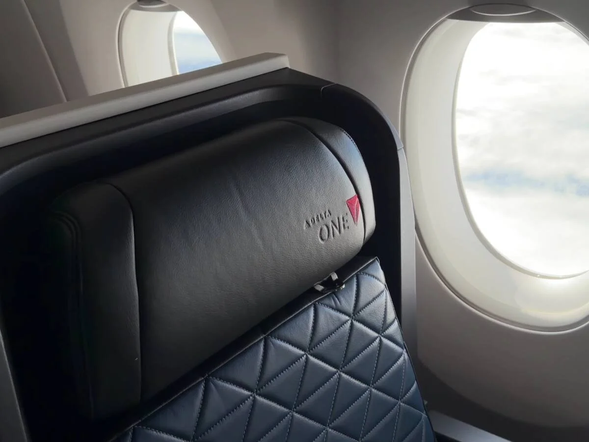 delta-one-a350-900-business-class-seat-features