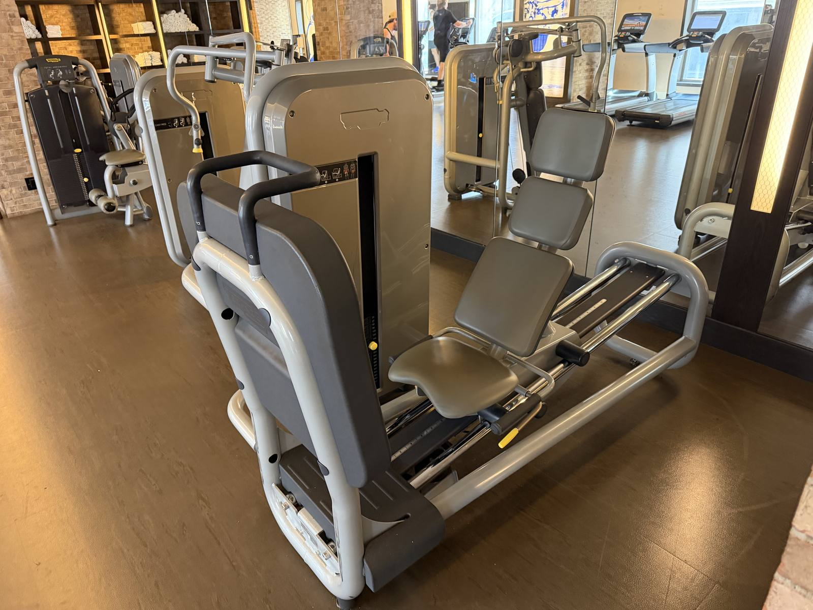 intercontinental-new-york-times-square-fitness-center-leg-press-machine
