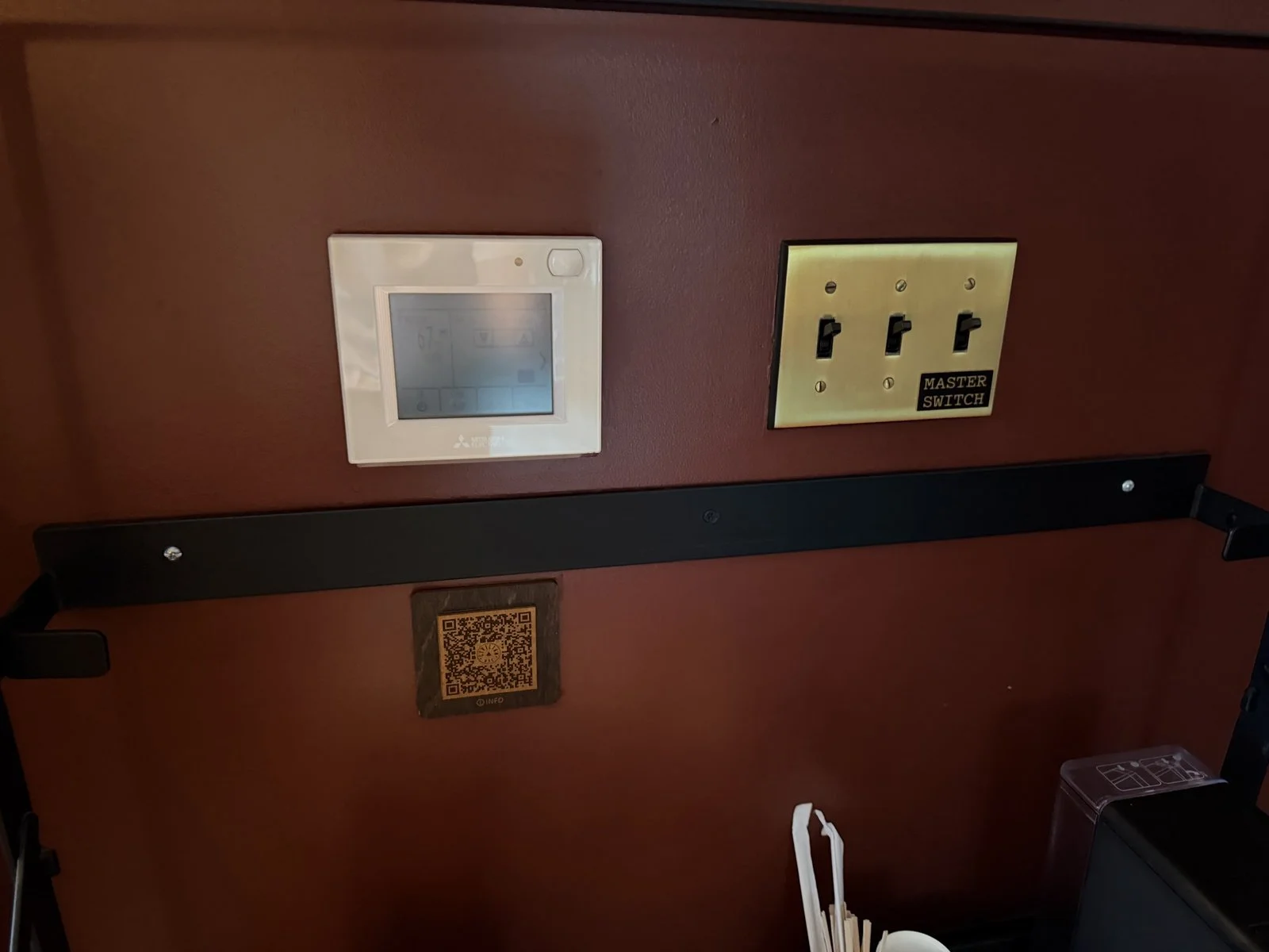civilian-hotel-new-york-spacious-king-room-master-switch-panel